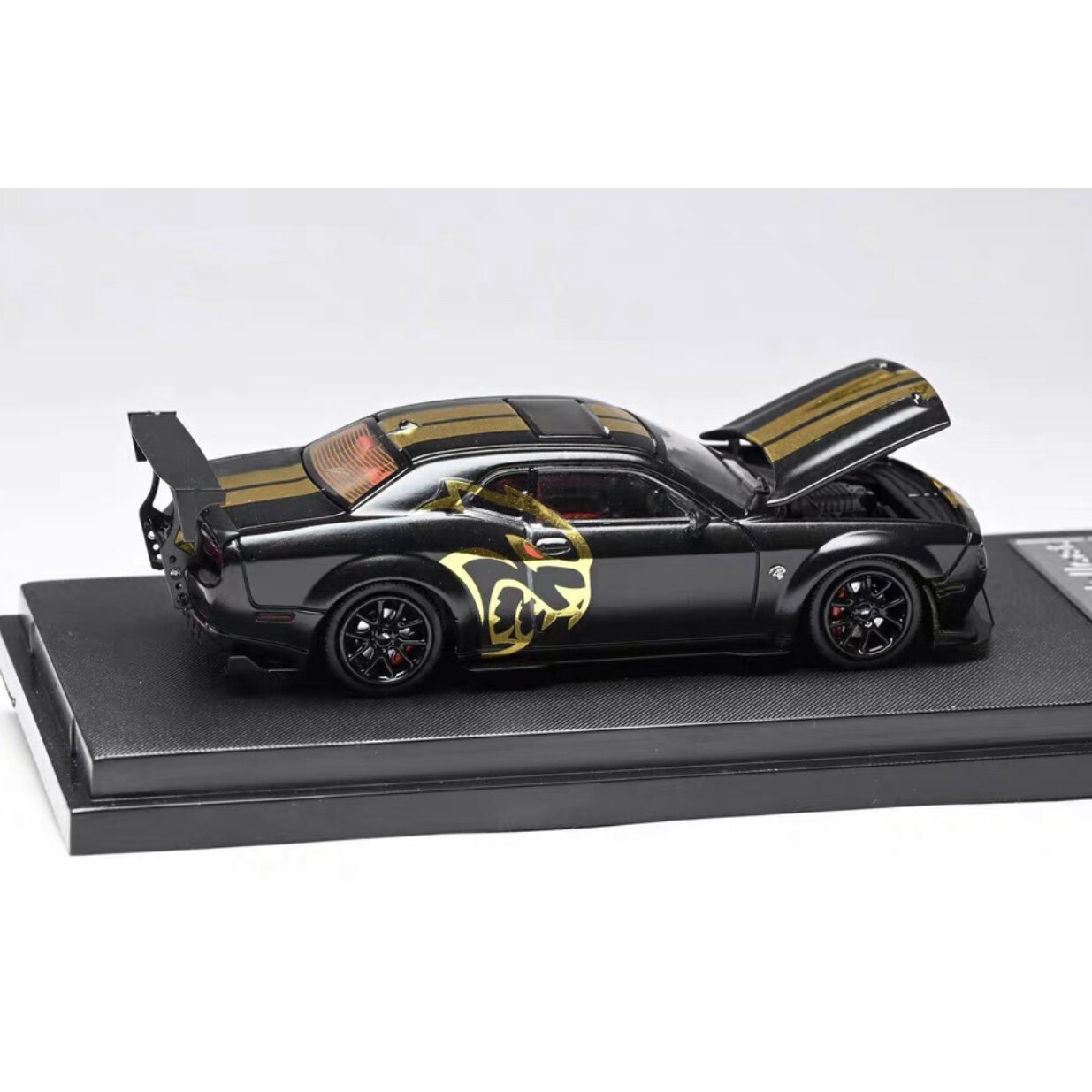 Diecast SH 1:64 Scale Dodge Ch - Die Cast Car 1 64 评论和价格